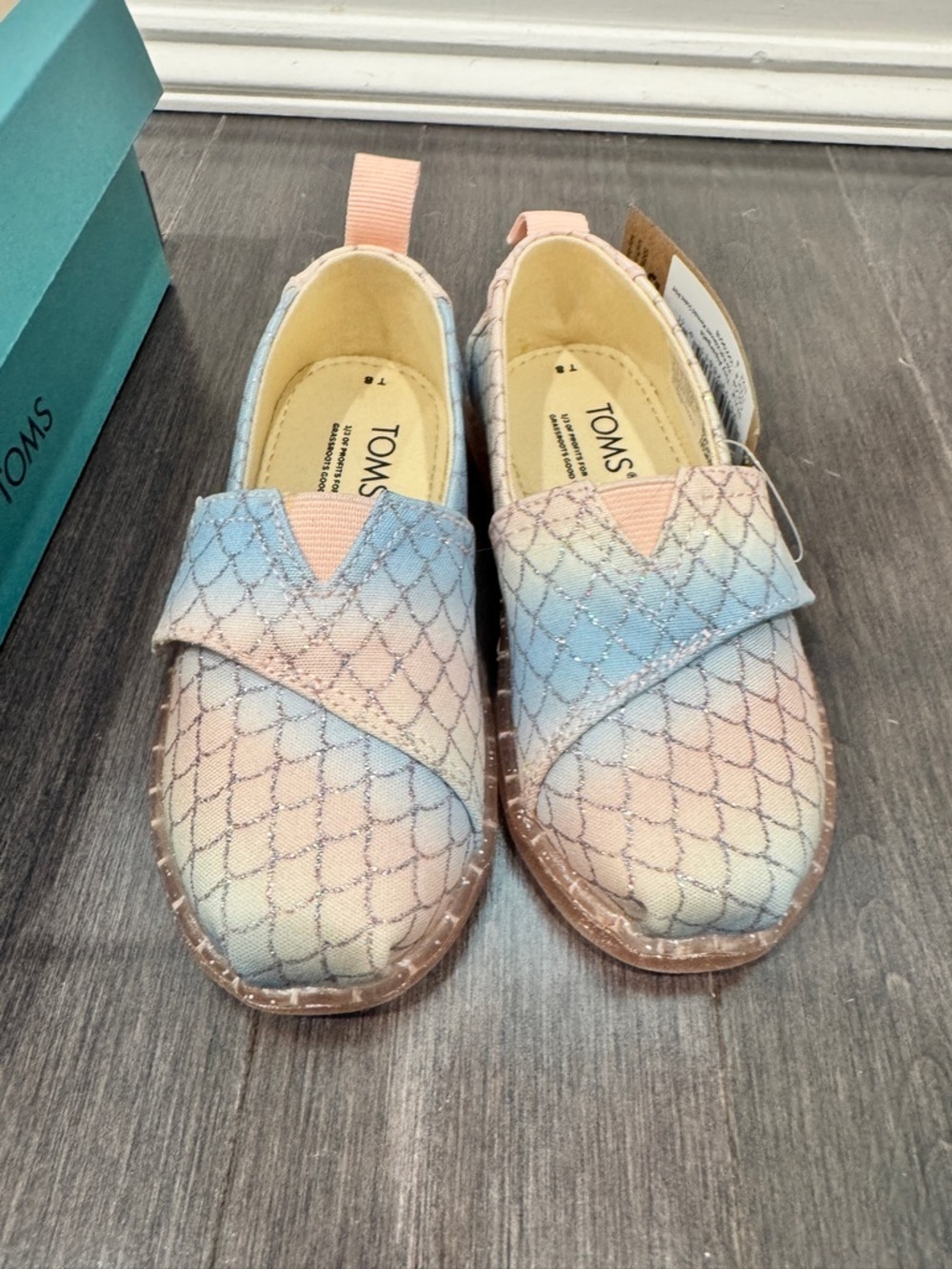 NWT TOMS Toddler Girls 8 Alpargata Pink Blue Mermaid-Scale Slip-On Shoes Sneaker - Picture 2 of 6